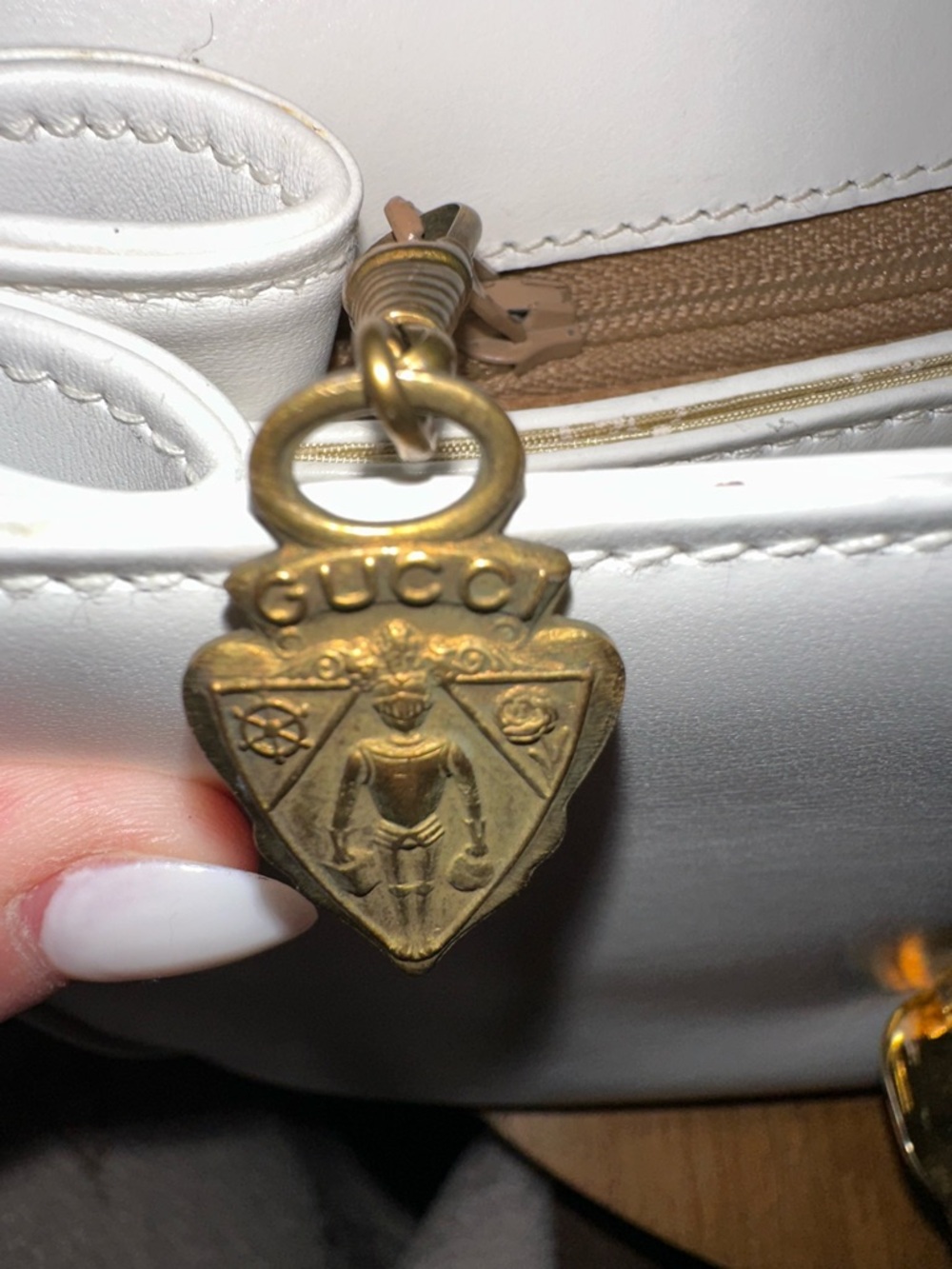 Vintage Gucci Kelly-like White Calfskin Leather Handbag with Suede Interior - Picture 11 of 16